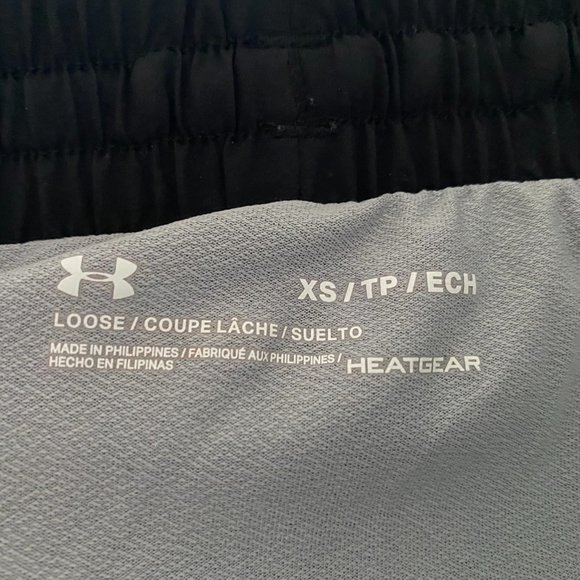 Under Armour Women's Black Fly By Shorts - Picture 5 of 5